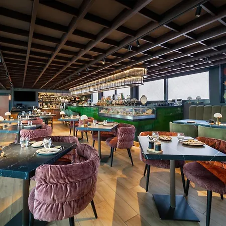 Radisson Collection Hotel, Basilica Budapest-3