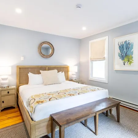 Town & Tide Inn-2