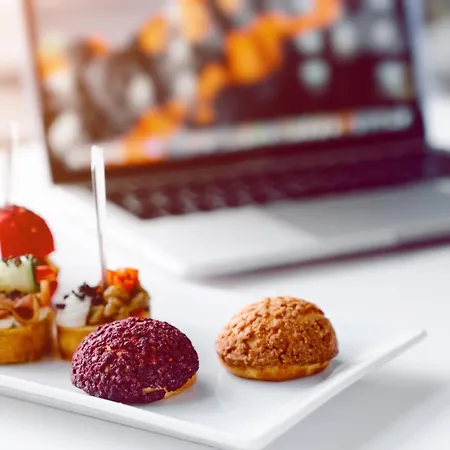 Crowne Plaza - Dubai Jumeirah By Ihg-3