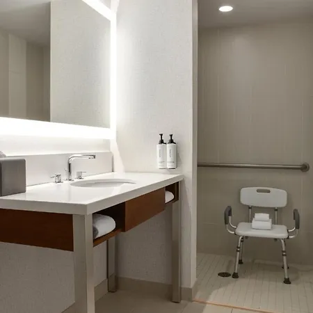 Crowne Plaza Seattle - No Resort Fee - Newly Renovated Ihg Hotel-3