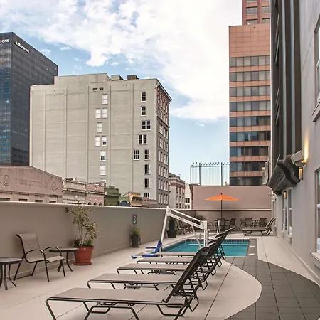 La Quinta Inn & Suites By Wyndham New Orleans Downtown-3