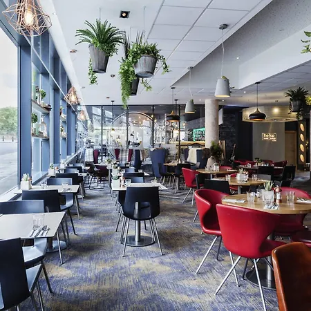 Novotel Edinburgh Centre-2