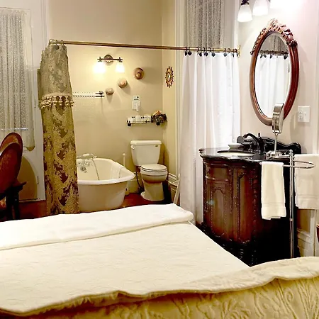 Ashton'S Bed And Breakfast-2