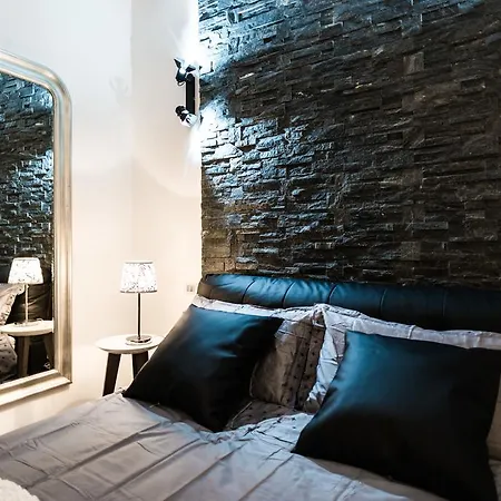 Trevi & Pantheon Luxury Rooms-2