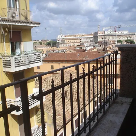 Sandy Hotel-2