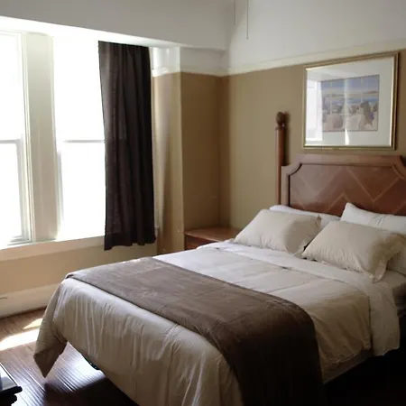 Yale Hotel-2