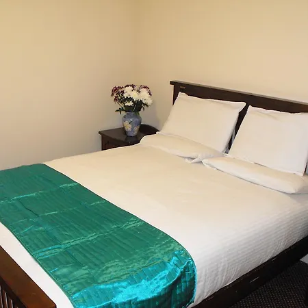 Hazelbrook Lodge-2