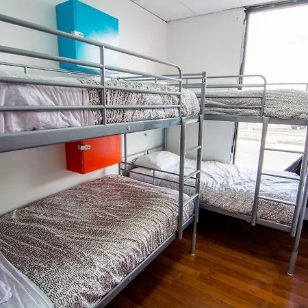 Wicked Hostels - Calgary-2