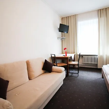Hotel Pension Am Hauptbahnhof-3