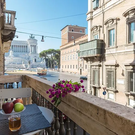 Amazing Piazza Venezia Suites-2
