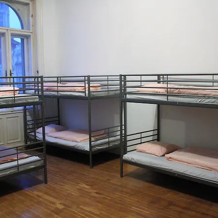 Black Dog Hostel-3