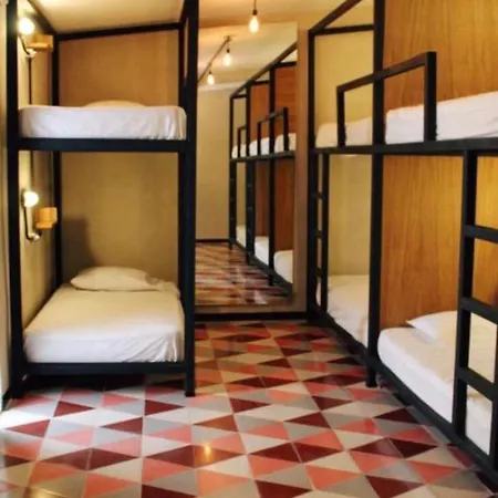 Moloch Hostel & Suites-3