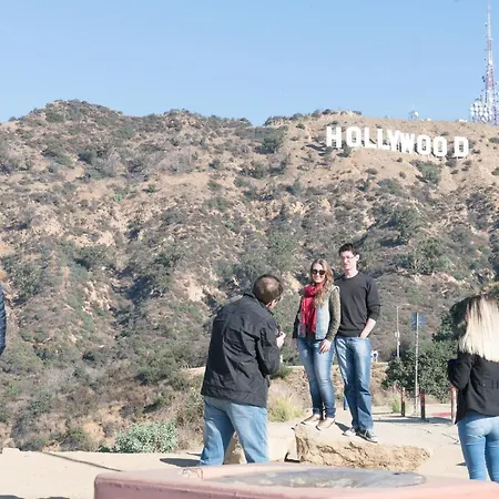 Cozy Hollywood Get Away-2
