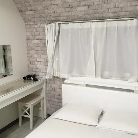 Hyu House-2