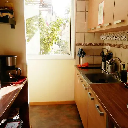 Barcelona Central Garden Hostal-2
