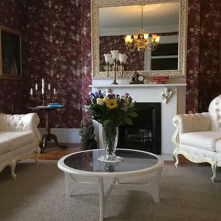 Balmoral House Bed & Breakfast-3