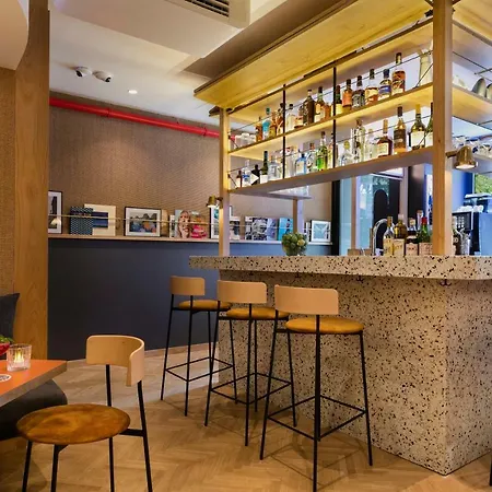 Oh La La ! Hotel Bar Paris Bastille-3