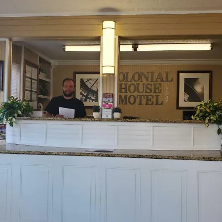 Colonial House Motel-3
