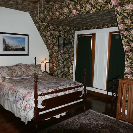 Wilson House Bed & Breakfast-3