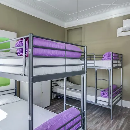 Hostel Seven Hills (Adults Only)-2