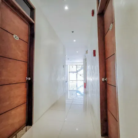 Reddoorz Plus Near Bangko Sentral Ng Pilipinas Davao-3