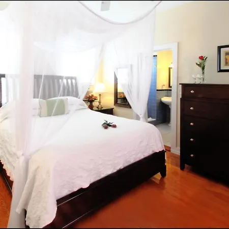 Avalon Bed And Breakfast (Adults Only)-3