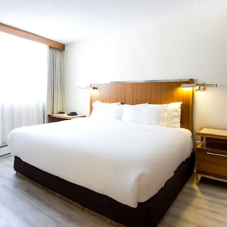 International Hotel Calgary-3