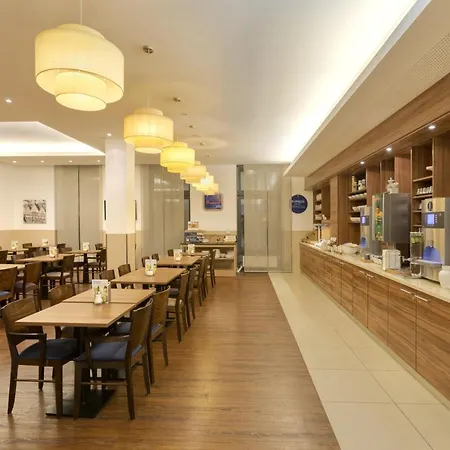 Holiday Inn Express Frankfurt City Hauptbahnhof-2