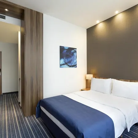 Holiday Inn Express Frankfurt City Hauptbahnhof-3