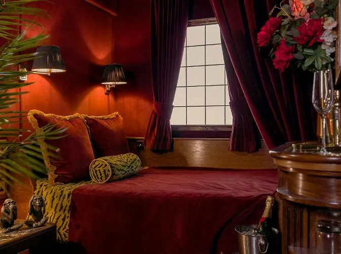 House Of Gods Royal Mile Hotel Edinburgh