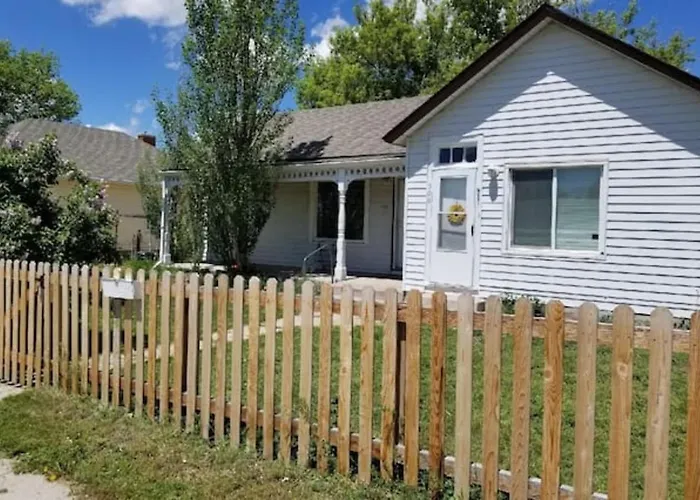 500/502 W 23Rd St Villa Cheyenne