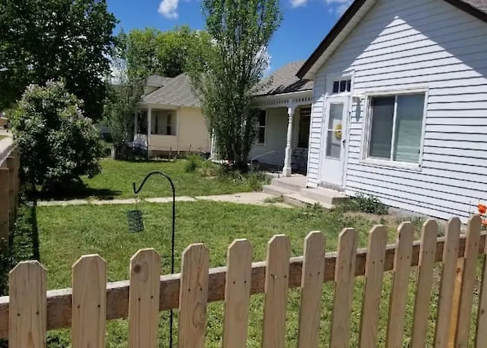 500/502 W 23Rd St Villa Cheyenne