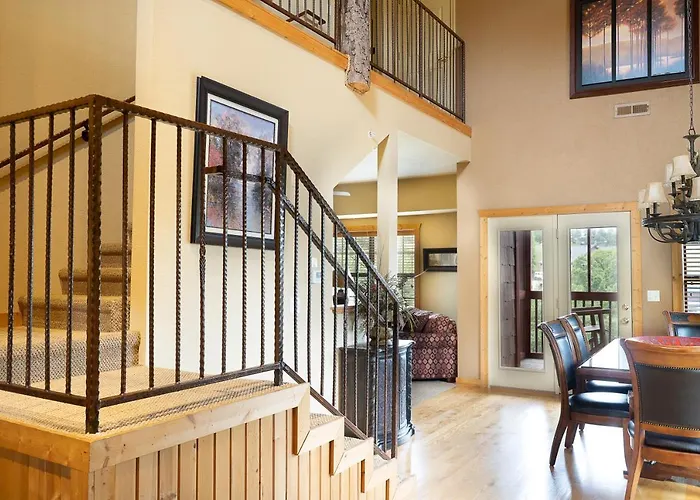 Cabins At Grand Mountain Branson