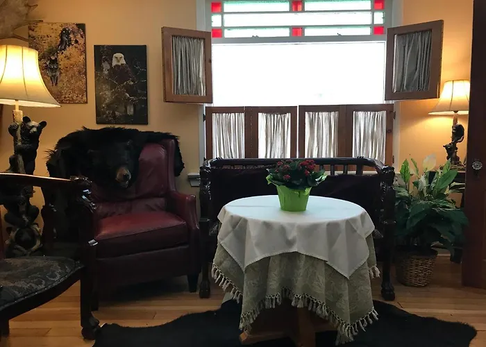 Holiday Lodge Bed And Breakfast Banff