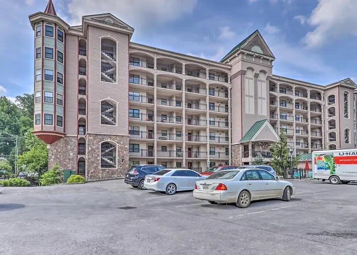 Roaring Fork | 6Th‑Floor Views | Pool | Walk Dtwn Villa Gatlinburg