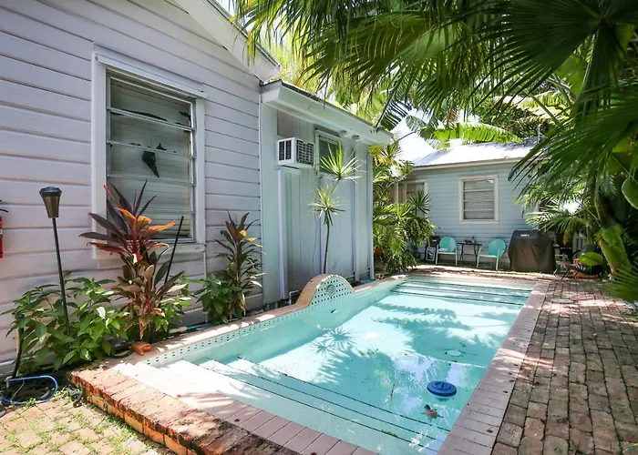 Grinnell Street Getaway Key West