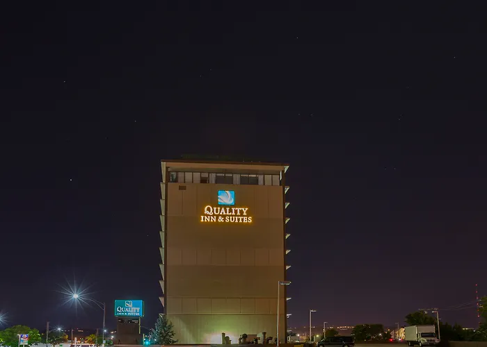 Quality Inn & Suites Cincinnati Downtown Area