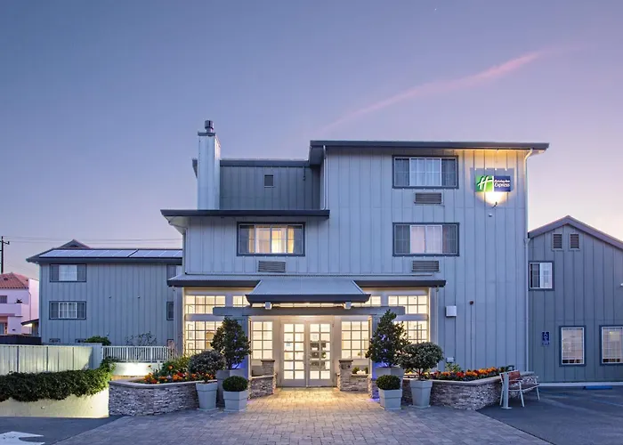 Holiday Inn Express Monterey - Cannery Row By Ihg