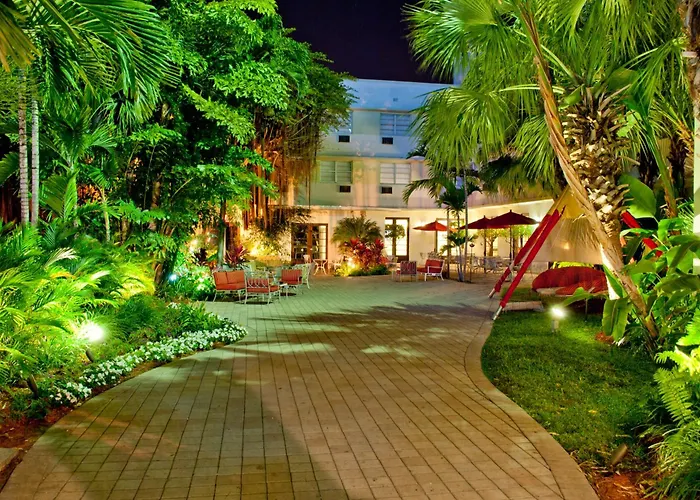 Dorchester Hotel & Suites Miami Beach