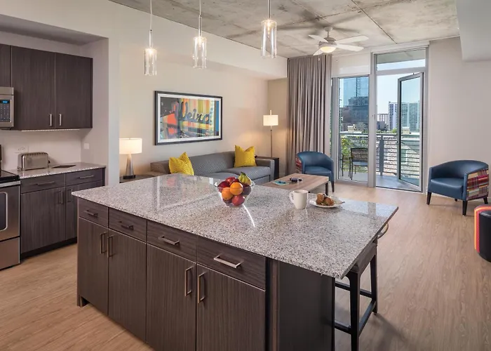 Club Wyndham Austin Hotel