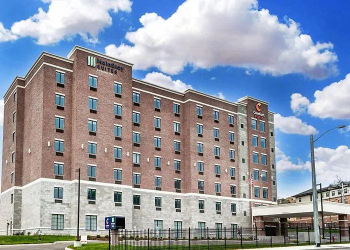 Comfort Suites Cincinnati University - Downtown