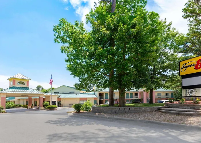 Super 8 By Wyndham Eureka Springs Hotel