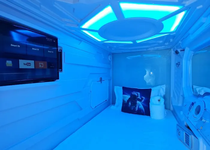 Galaxy Pods Capsule Hotel Boat Quay Singapore