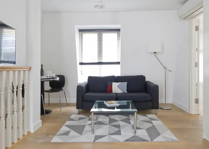 Crane Court By City2Stay London