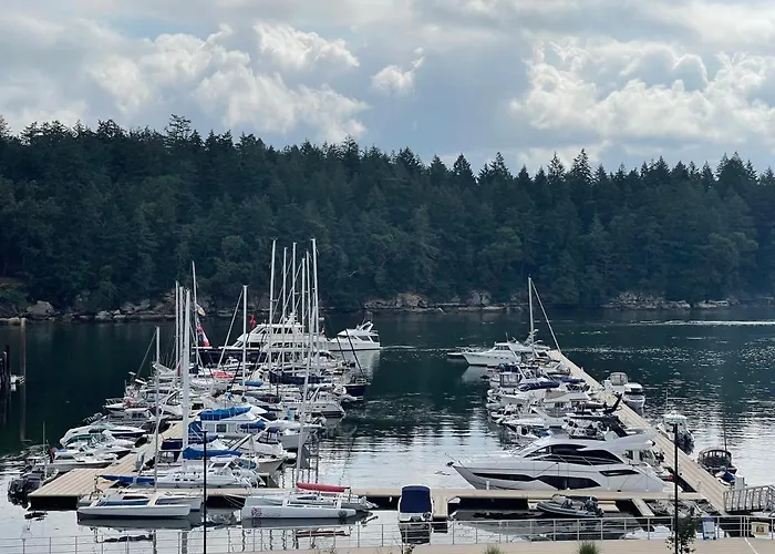 The Waterfront Suites And Marina Nanaimo