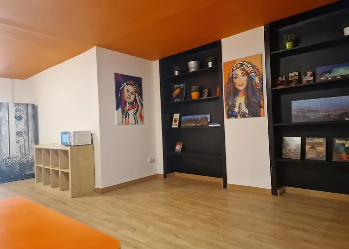Arc House Barcelona Hostel