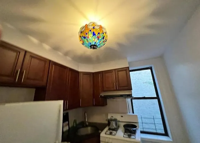 Antique Victorian 2 Bedroom Best Location New York