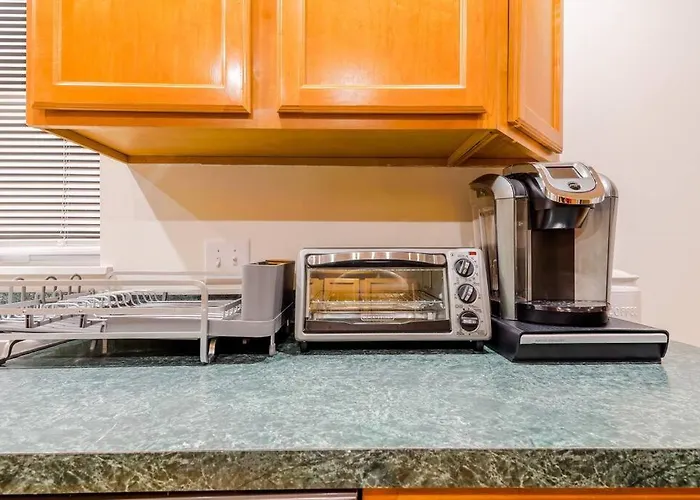Saratoga Serenity: Charming Rental Nearby Downtown Saratoga Springs