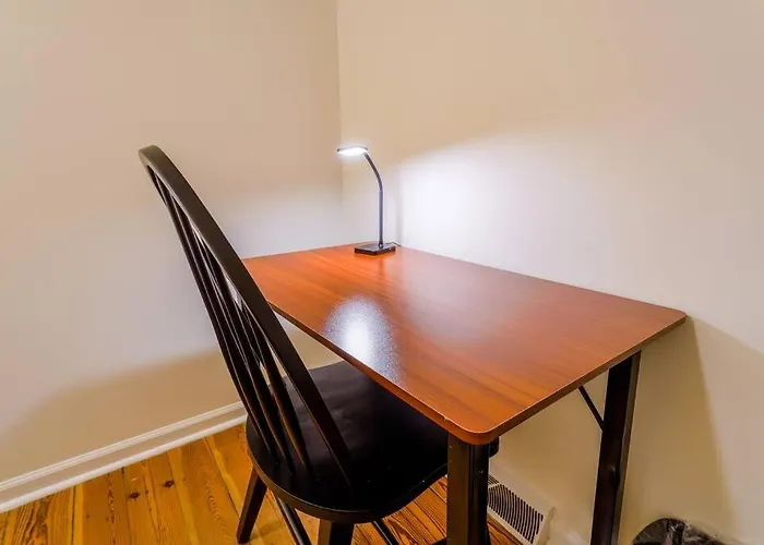 Saratoga Serenity: Charming Rental Nearby Downtown Saratoga Springs