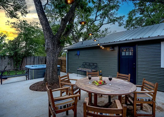 The Rock Haus With Hot Tub Villa Fredericksburg